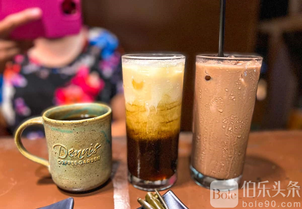Dennis-Coffee-Garden-Sulu-Coffee.jpg