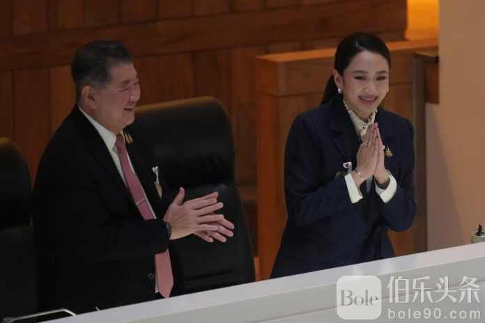 佩通坦·钦那瓦.jpg