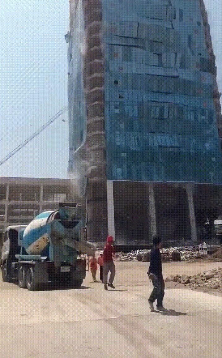 2025_0328_ba030a70g00sttrud0njmd000jy00w6m.gif