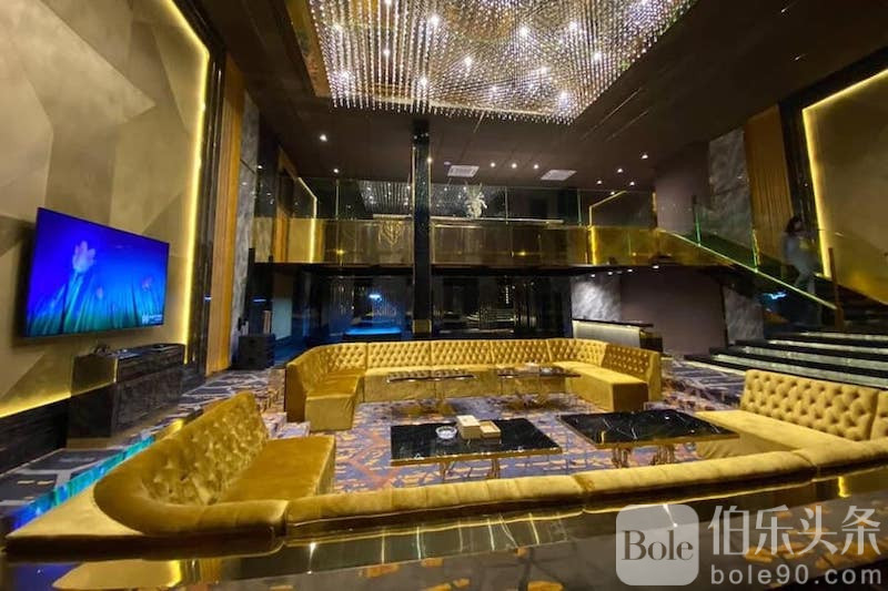 large_room_emerald_thonglor.jpg